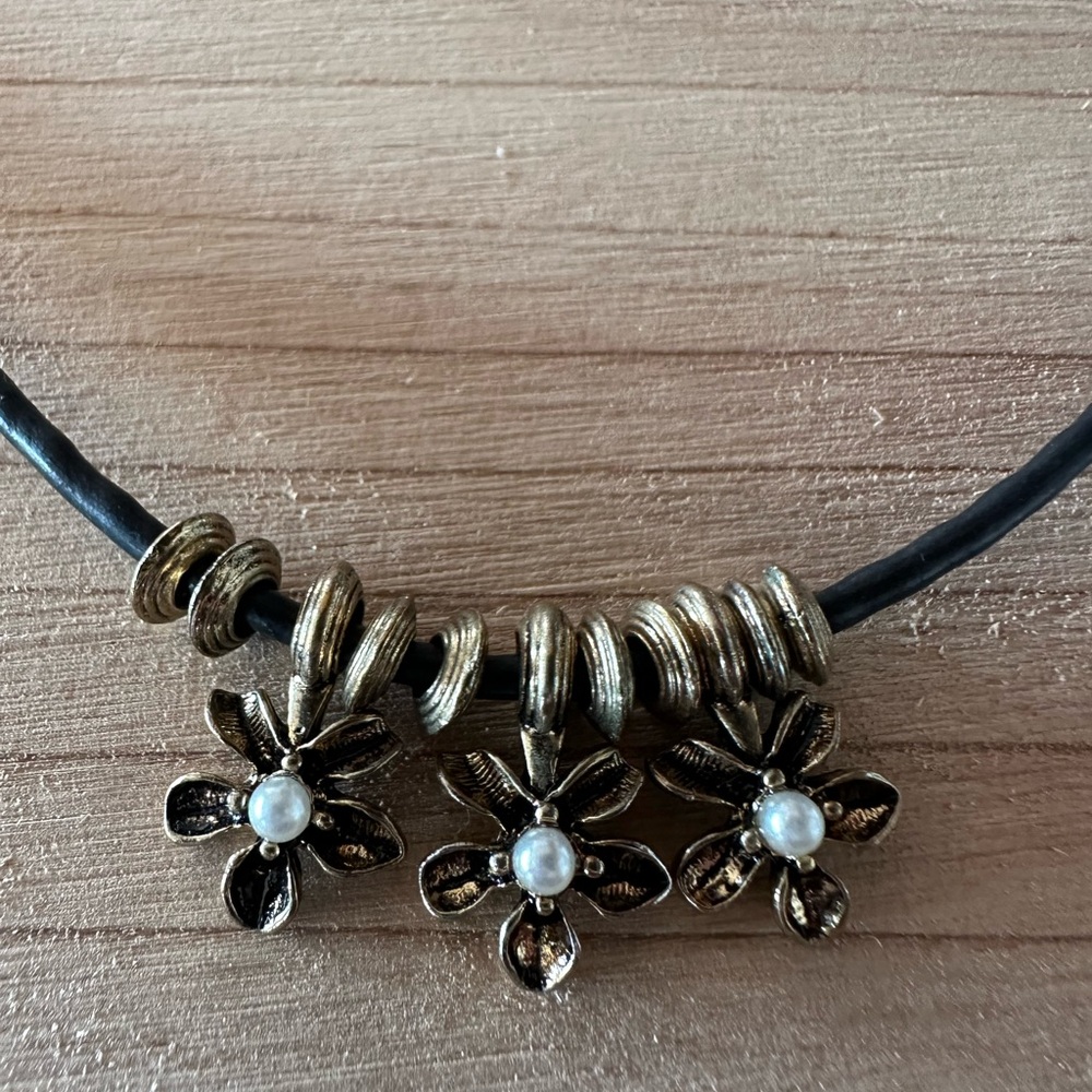 90’s Leather Brass flower necklace